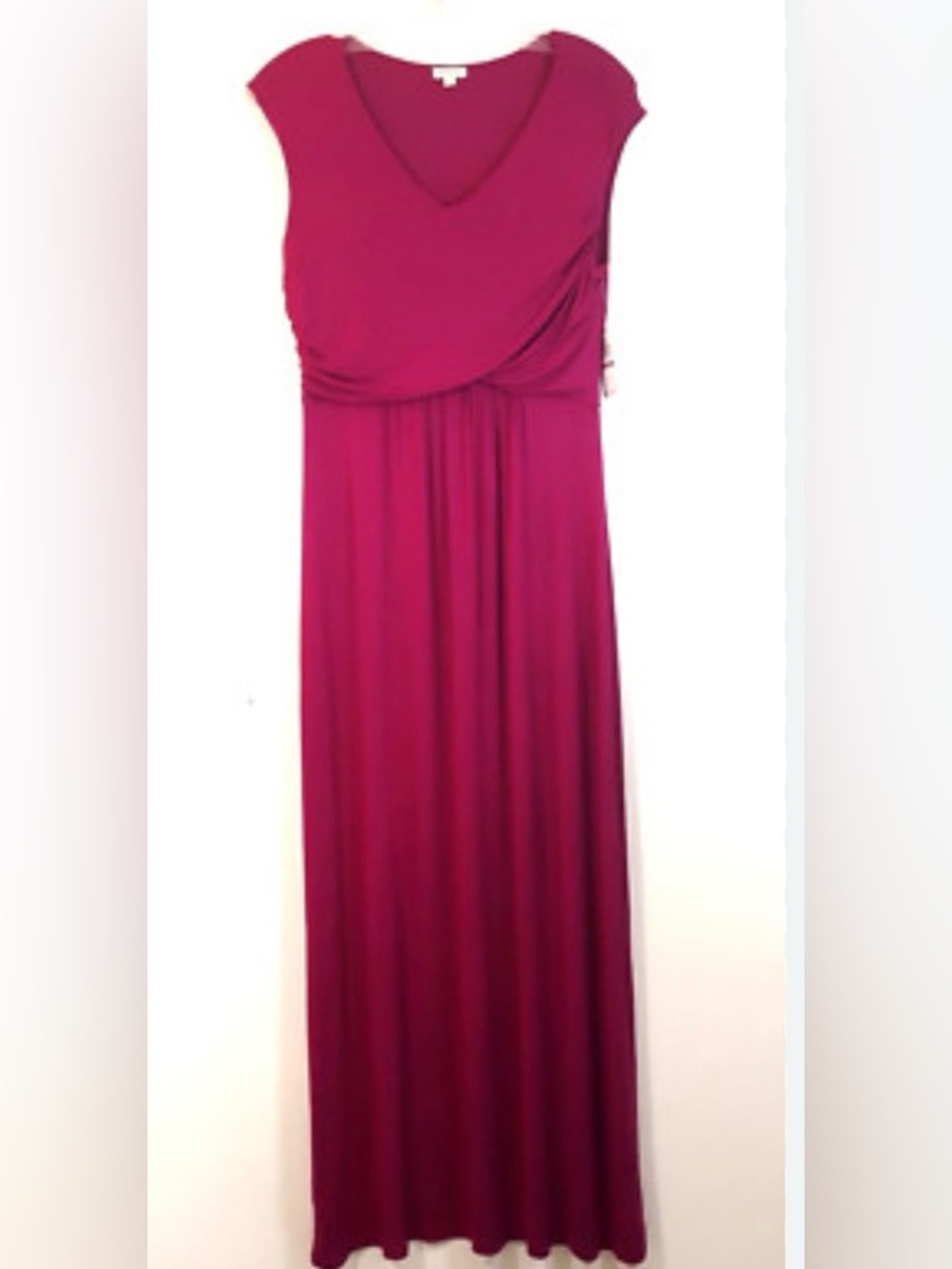 Spense Sleeveless V-Neck Maxi Dress in Magenta 💖